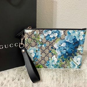 GG Supreme Monogram Blooms Zip Pouch Blue